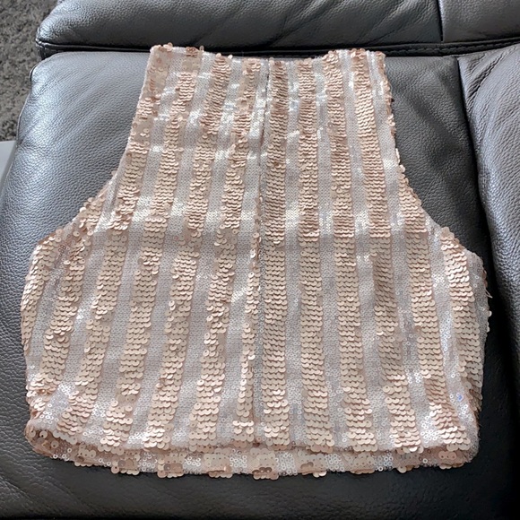 NWOT Rose Gold Sequin Crop Top - Picture 4 of 4